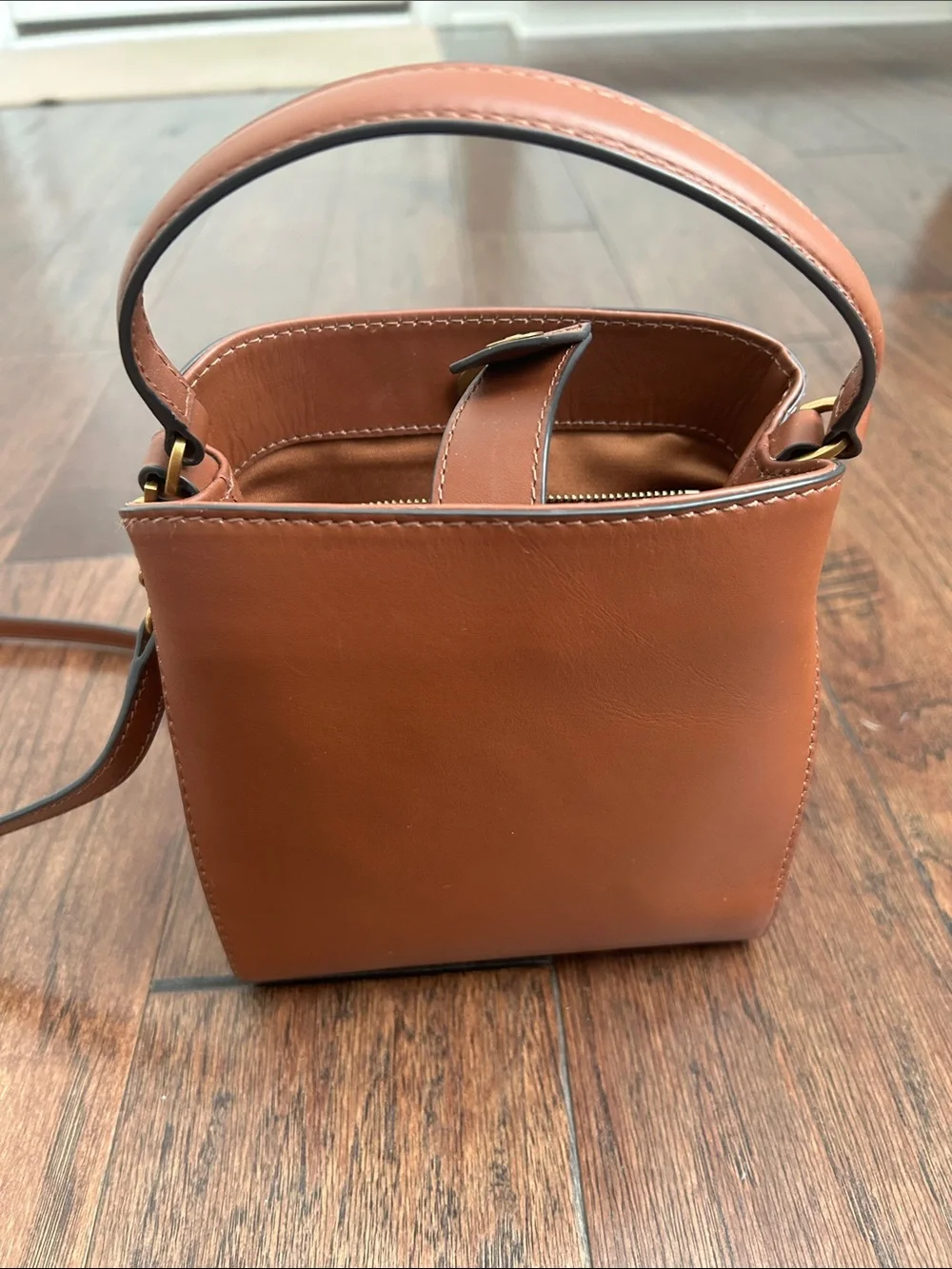 Brown Leather Banana Republic Small Crossbody Bag with Shoulder Strap